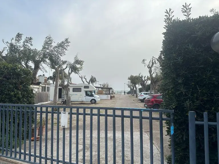 Piazzole dell'area camper del villaggio a Gaeta